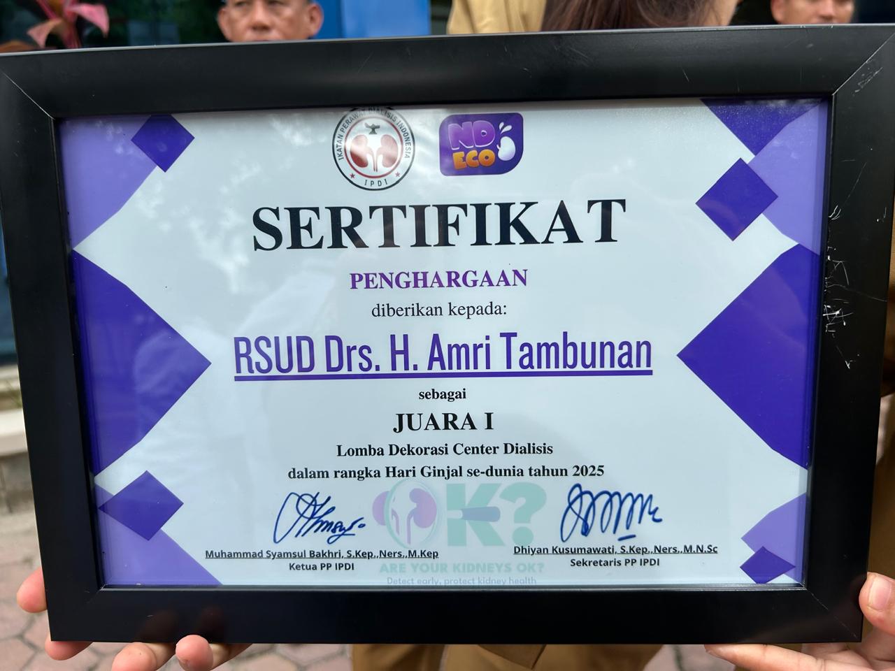 Penghargaan sebagai Juara I Lomba Dekorasi Center Dialisis dalam rangka Hari Ginjal Sedunia tahun 2025