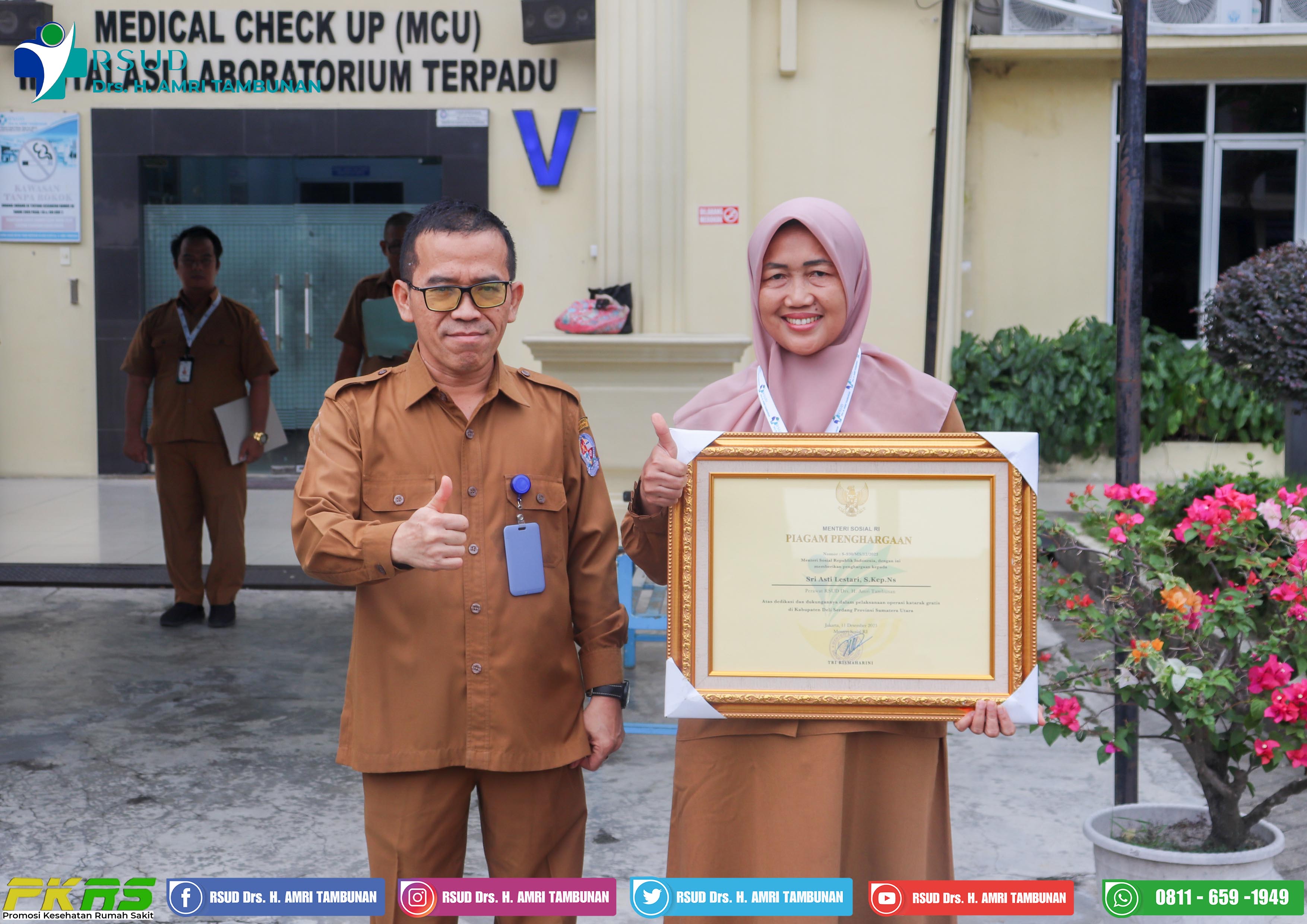 Penghargaan atas dedikasi dan dukungan dalam pelaksanaan operasi katarak gratis di Kabupaten Deli Serdang